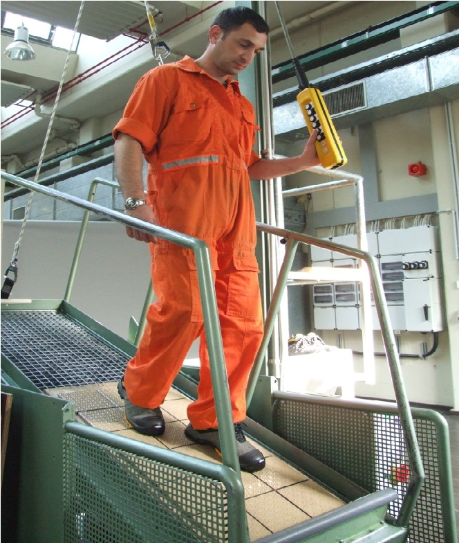 Chống Trượt Cho Gạch 4 Cách Test Được Công Nhận Bởi ASTM, ISO & Tiêu Chuẩn Quốc Tế